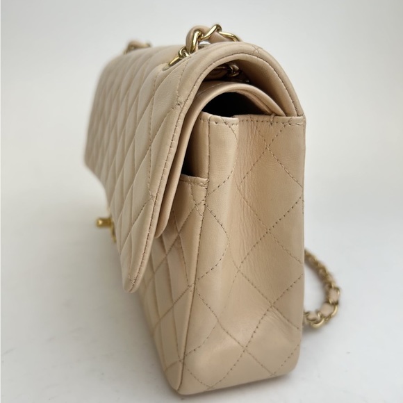 SOLD 🥰Authentic Beige Chanel Classic Double Flap Lambskin Shoulder Bag - Picture 3 of 6